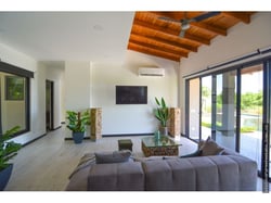 Hermosa casa de 3 habitaciones con terraza y piscina y jacuzzi