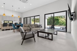 Modern Coastal Home. Fully Equipped & Beach Nearby