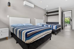 Modern Coastal Home. Fully Equipped & Beach Nearby