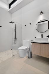 Modern Coastal Home. Fully Equipped & Beach Nearby