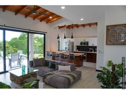 Hermosa casa de 3 habitaciones con terraza y piscina y jacuzzi