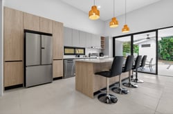 Modern Coastal Home. Fully Equipped & Beach Nearby